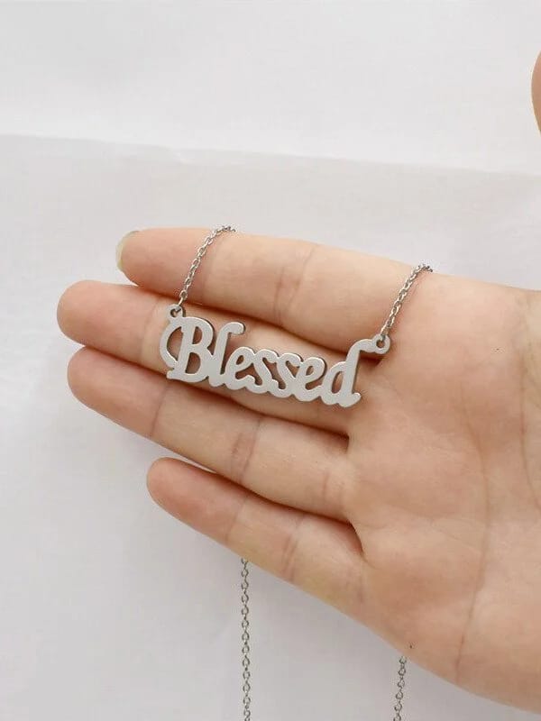Simple elegent name necklace